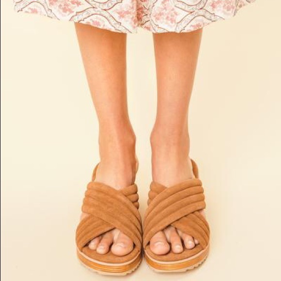 NIB Boho Crisscross Cognac Wooden Mule Clog - Picture 2 of 8